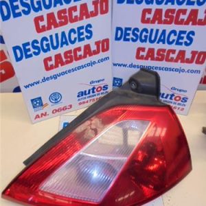 8839 – PILOTO TRA. DCHO. – Renault