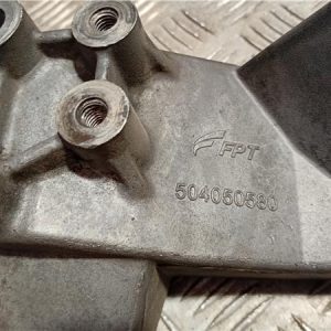 42607 – SOPORTE DEL. MOTOR – Iveco